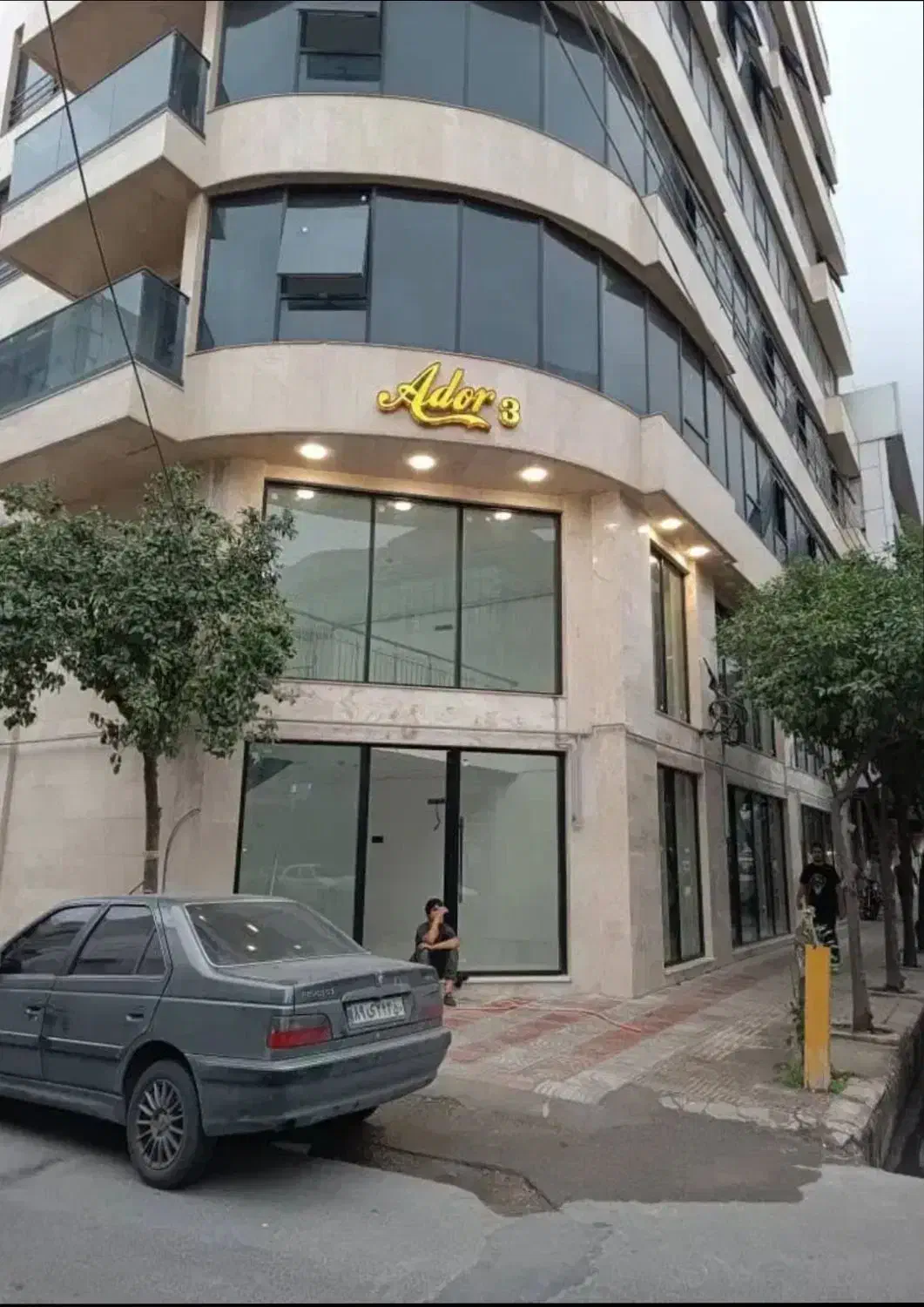 فروش ۱۲۳ متر مغازه تجاری در بهترین لوکیشن خ معلم|فروش مغازه و غرفه|ساری, |دیوار