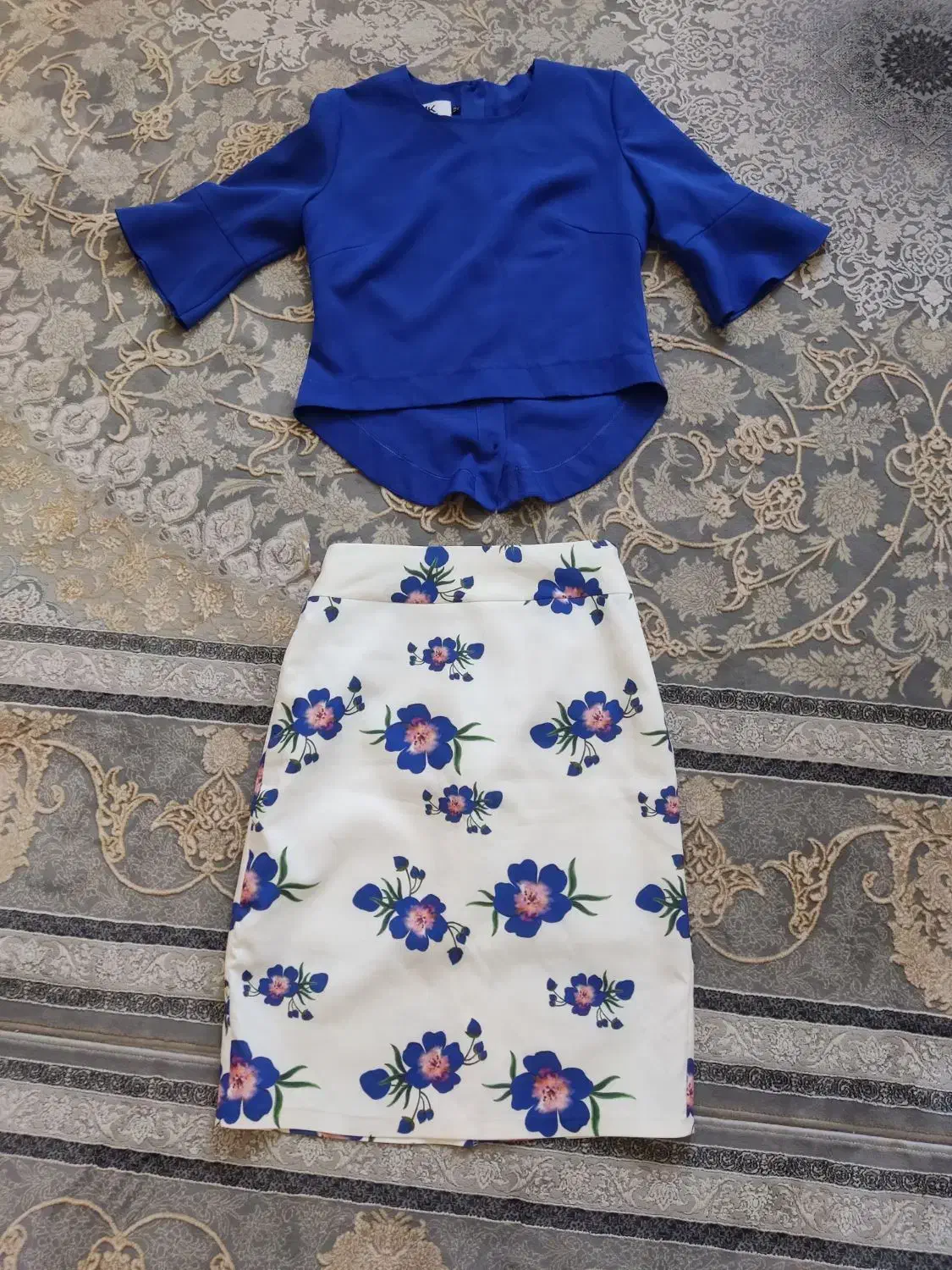 لباس زنانه|لباس|رودهن, |دیوار