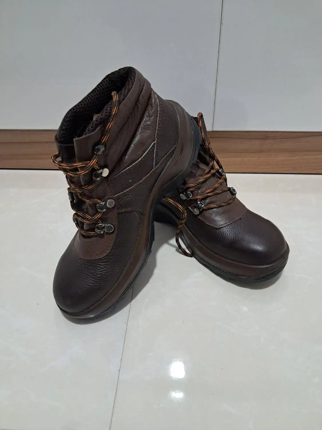 کفش ایمنی وکوهنوردی|کیف، کفش، کمربند|بروجرد, |دیوار