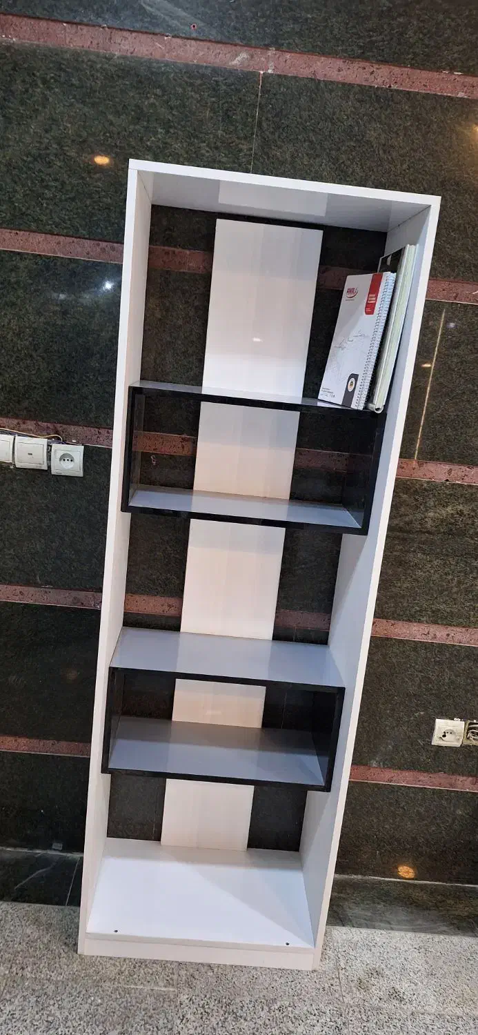 کتابخانه|کتابخانه، شلف، قفسه‌های دیواری|پردیس, شهرک صنعتی خرمدشت فاز ۷|دیوار