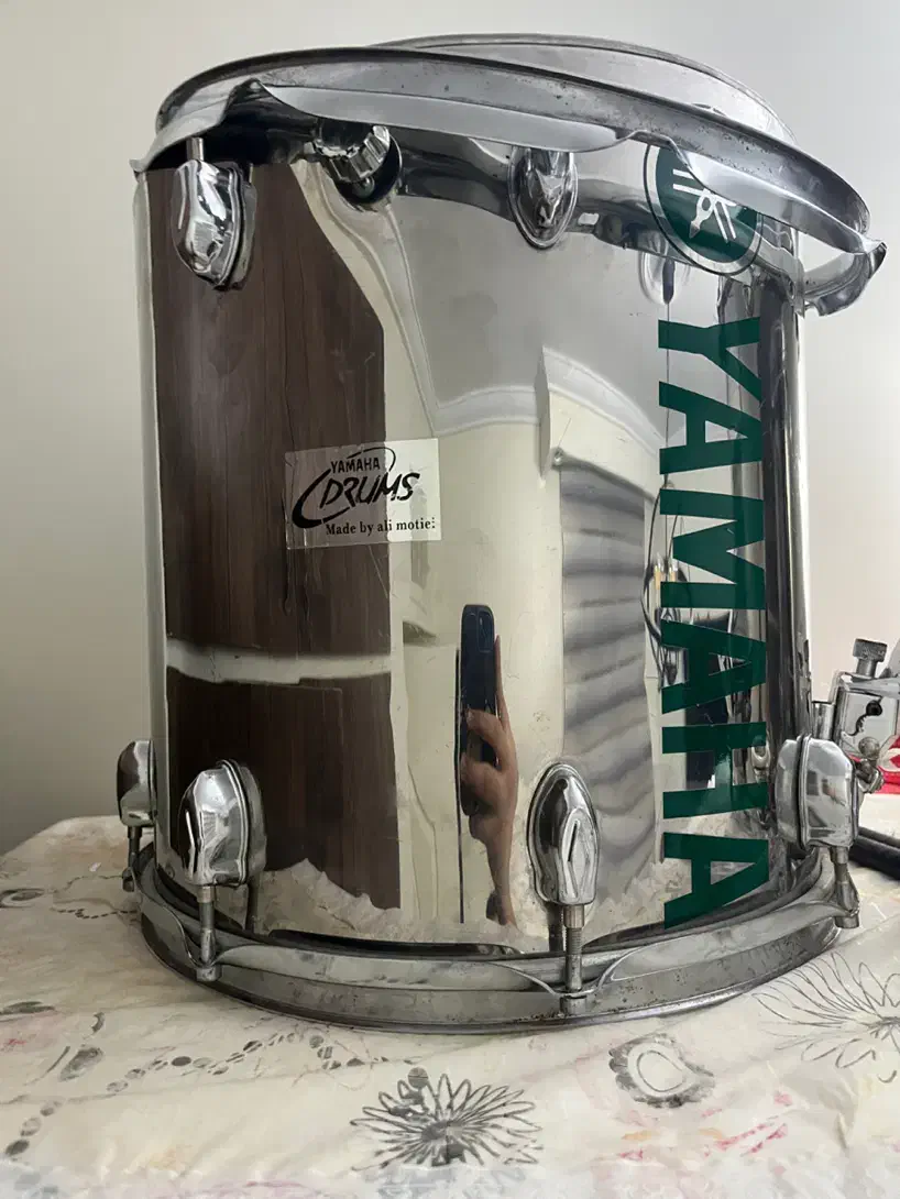 دوقول|درام و پرکاشن|تهران, نیروی هوایی (پیروزی)|دیوار