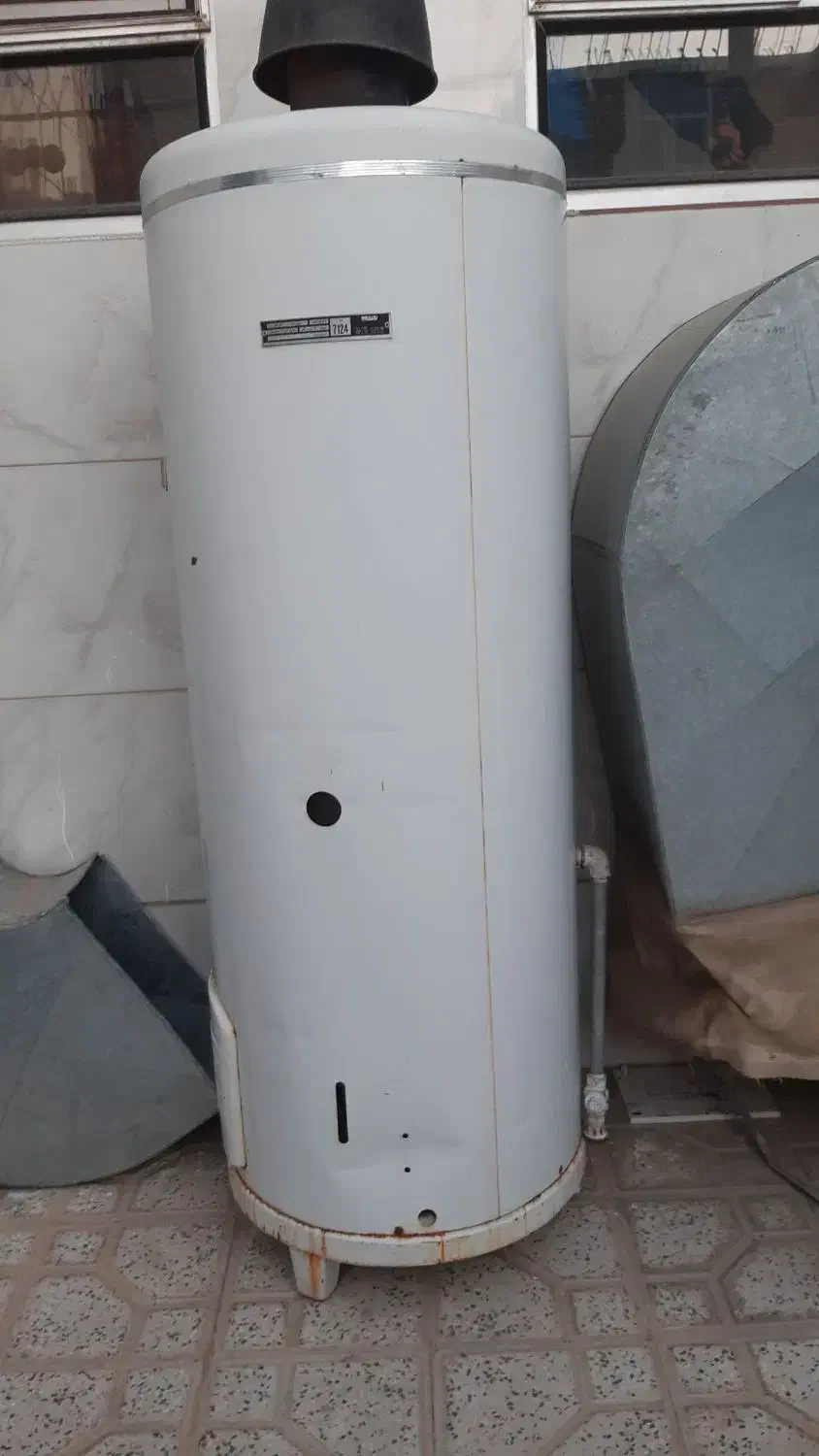 آب گرمکن مخزنی ارج|آبگرمکن، پکیج، شوفاژ|بروجن, |دیوار