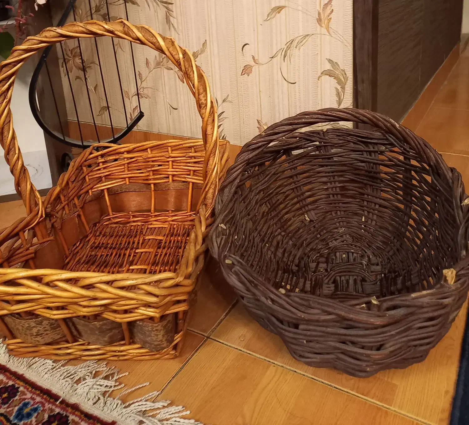 گل وسبد|گل مصنوعی|اصفهان, سرتاوه|دیوار