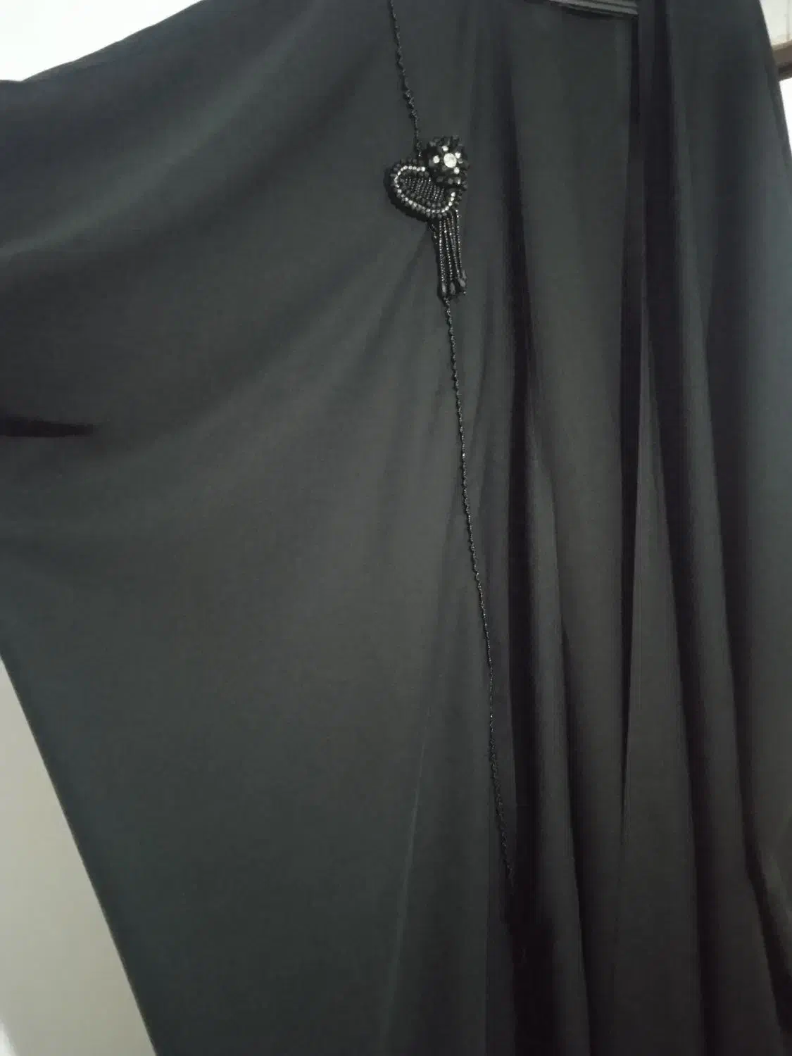 عبا مجلسی بلند|لباس|تربتحیدریه, باغ ملی|دیوار