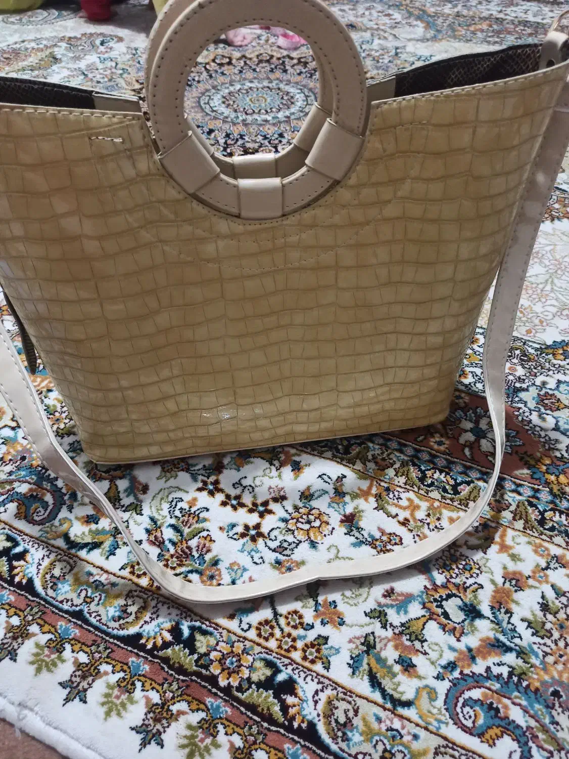 کیف مجلسی|کیف، کفش، کمربند|سلماس, |دیوار