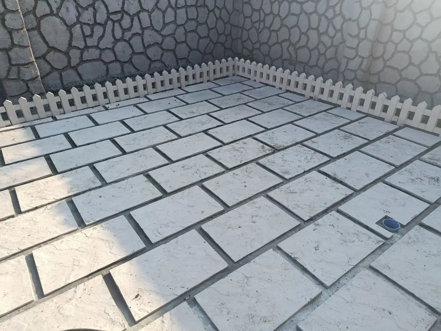 سیمان کاری طرح سنگ،محوطه سازی،واش بتن و..|خدمات پیشه و مهارت|سیاهکل, |دیوار