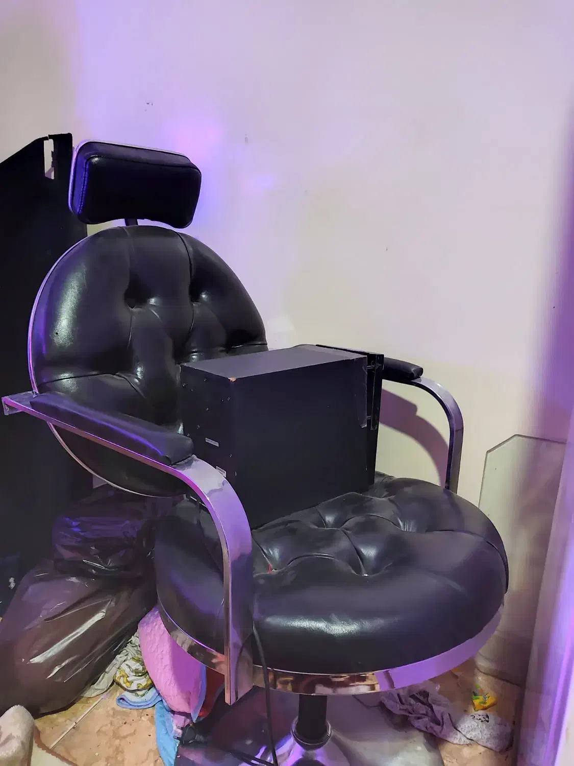 صندلی ارایشگاه|آرایشگاه و سالنهای زیبایی|اصفهان, برازنده|دیوار