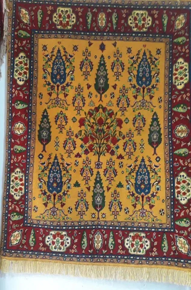 درخچه سبز نزدیک ترین به فرش دستبافت سنگین|فرش|مشهد, چهارباغ|دیوار