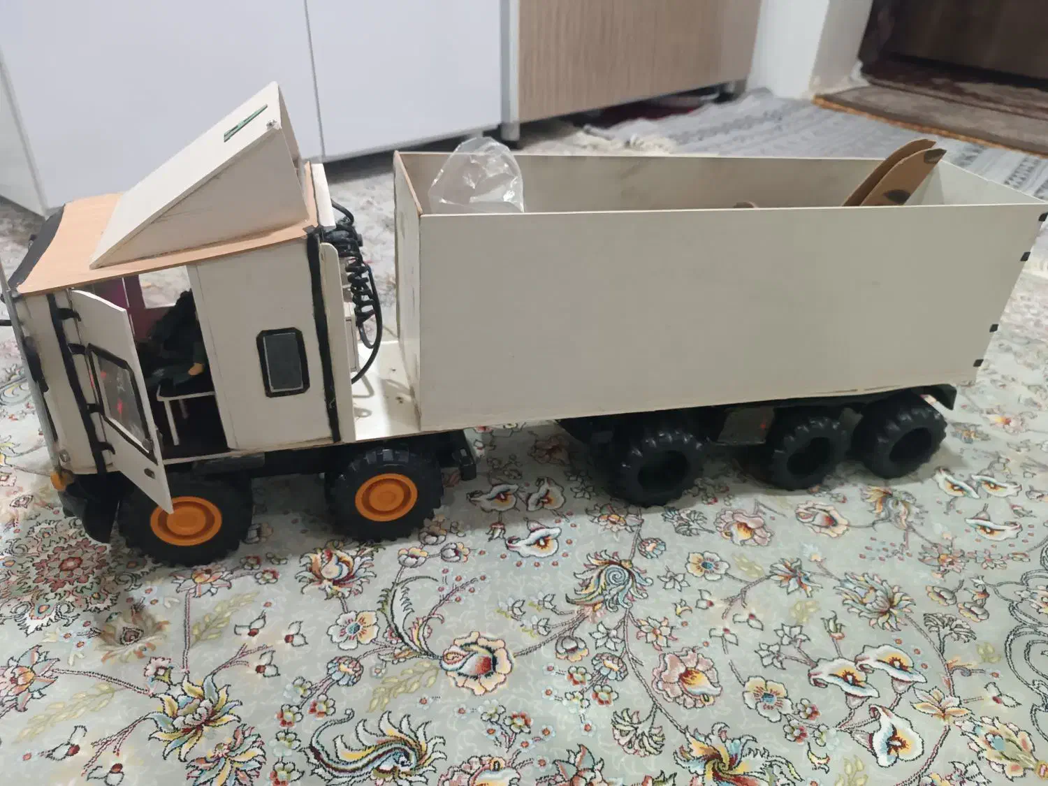 کامیون|اسباب‌بازی بچه|میاندوآب, |دیوار