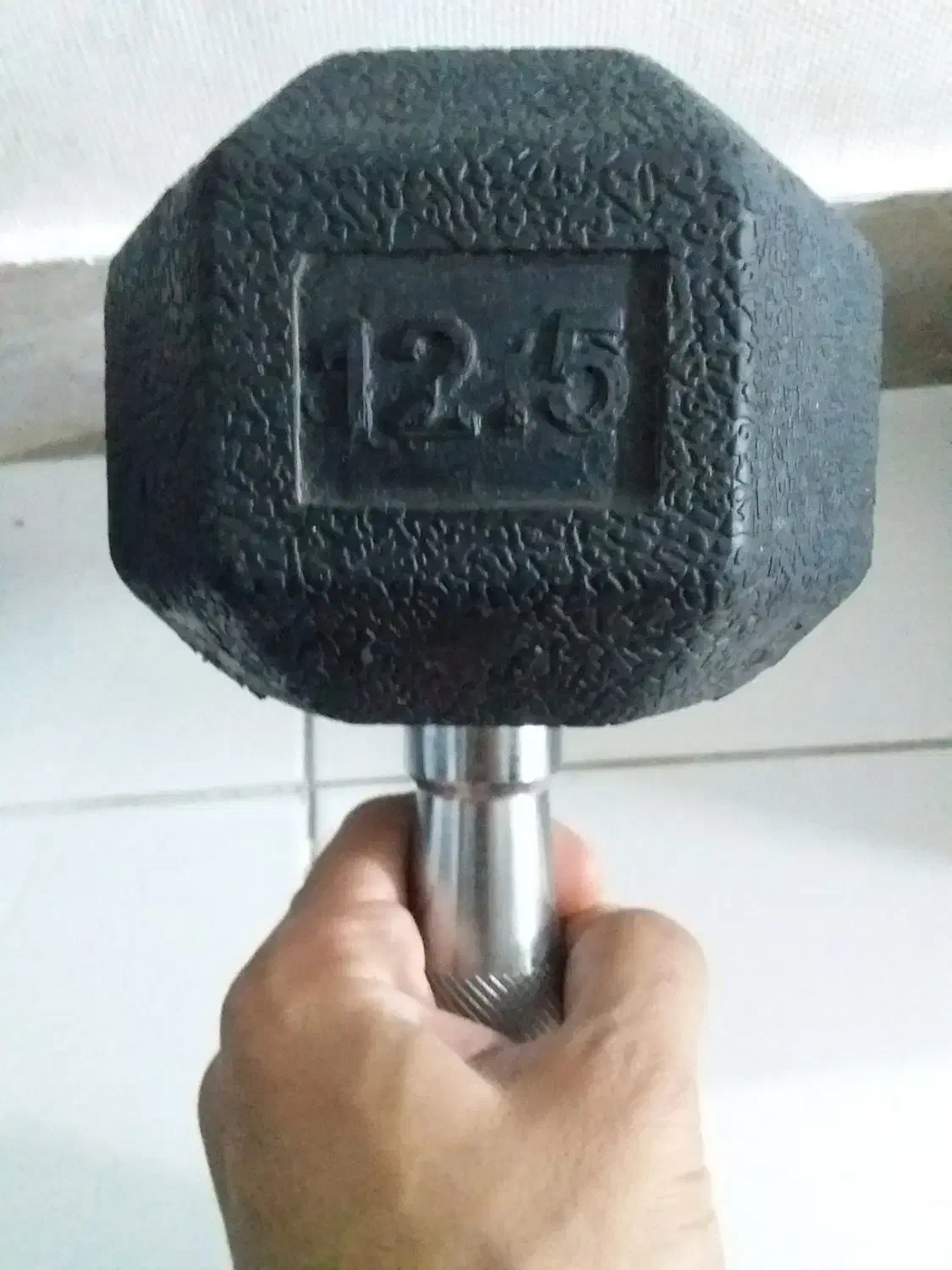 دمبل ۱۲.۵ مکسول|تجهیزات ورزشی|اندیشه, اندیشه فاز ۴|دیوار