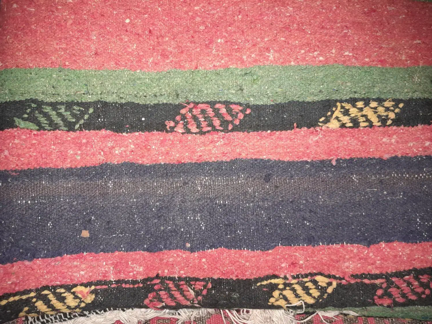 فروش دو عدد گلیم دستبافت قدیمی کاملا سالم|گلیم، جاجیم، گبه|اهر, |دیوار