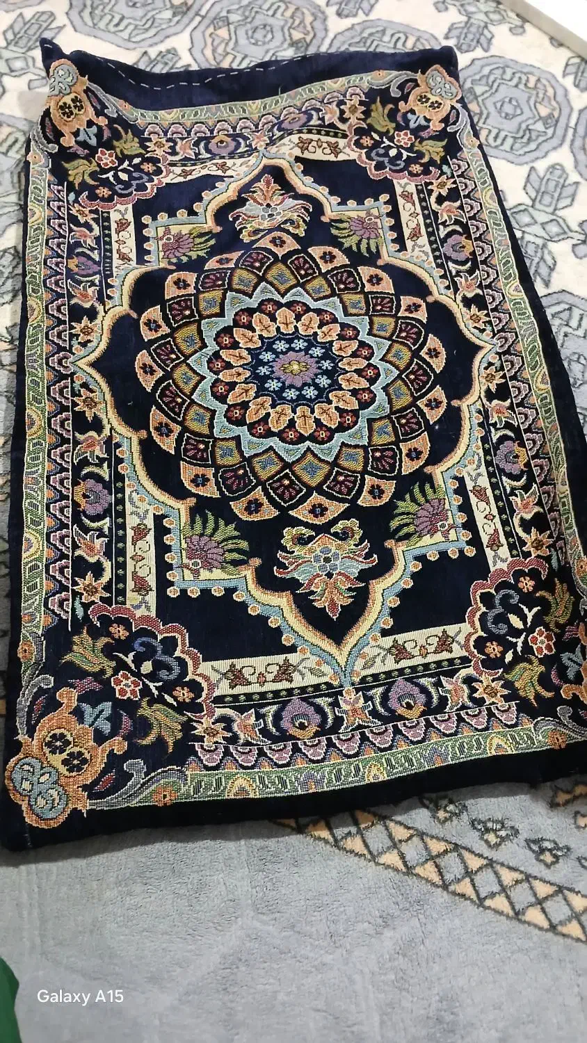 جلد زیر گوشی در حد نو|فرش|خرمآباد, |دیوار