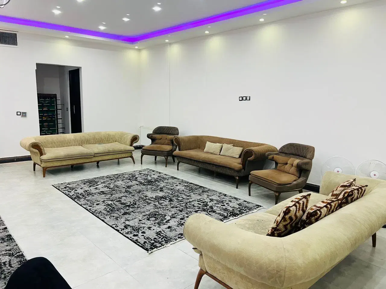 اجاره واحد مبله مرکز تهران دانشگاه تهران|اجارهٔ کوتاه‌مدت آپارتمان و سوئیت|تهران, فلسطین (میدان انقلاب)|دیوار