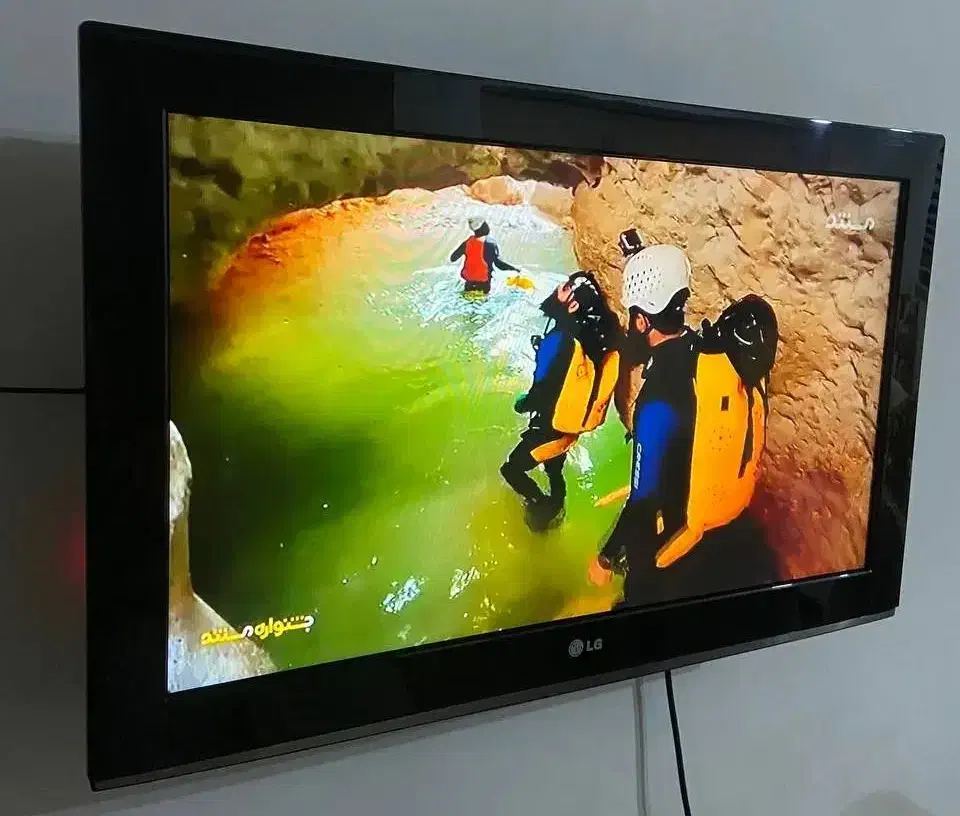تلویزیون ۳۲ اینچ ال جی|تلویزیون و پروژکتور|آستانه اشرفیه, |دیوار