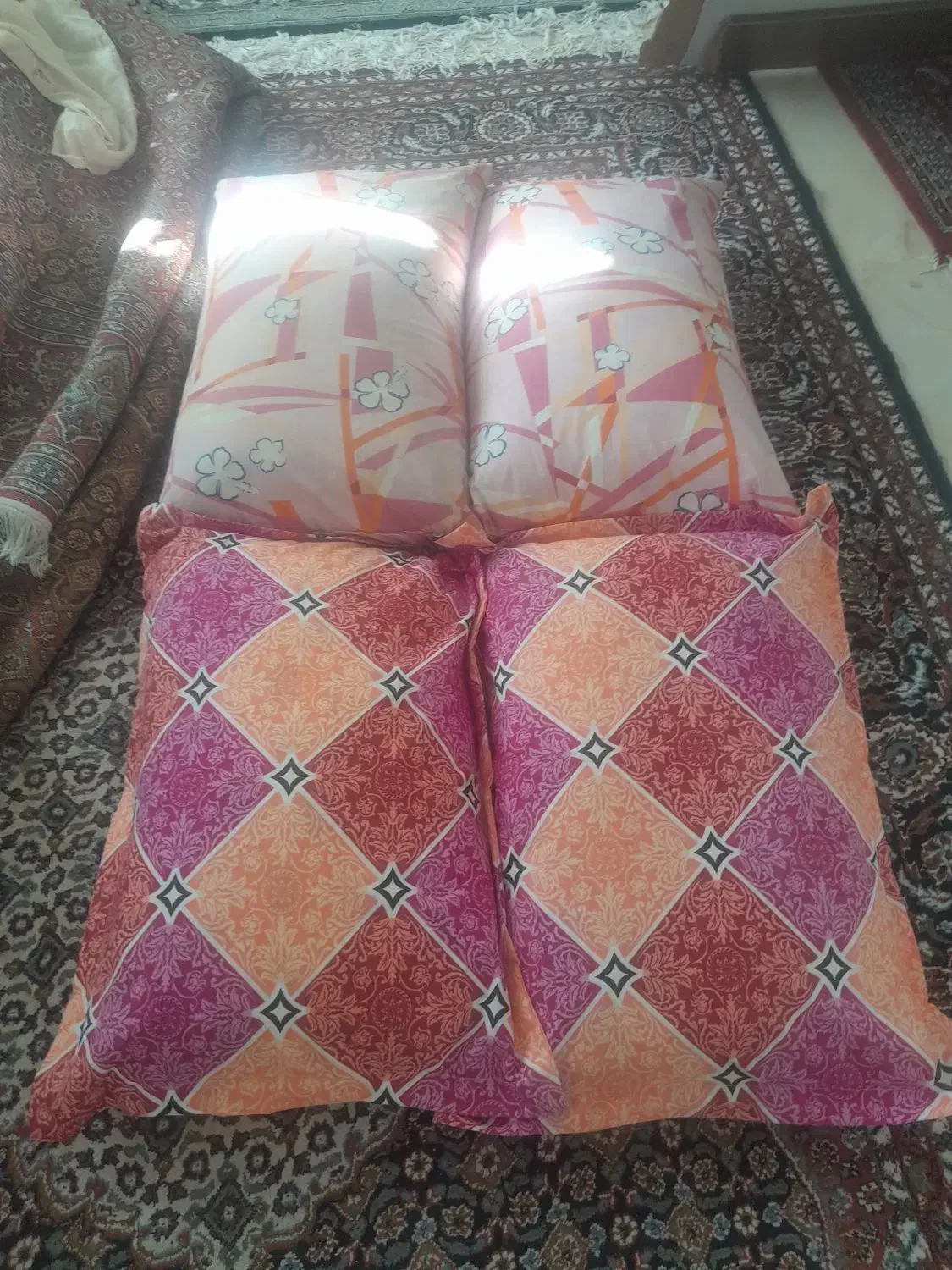 پتو و بالشت|رختخواب، بالش، پتو|نمین, |دیوار