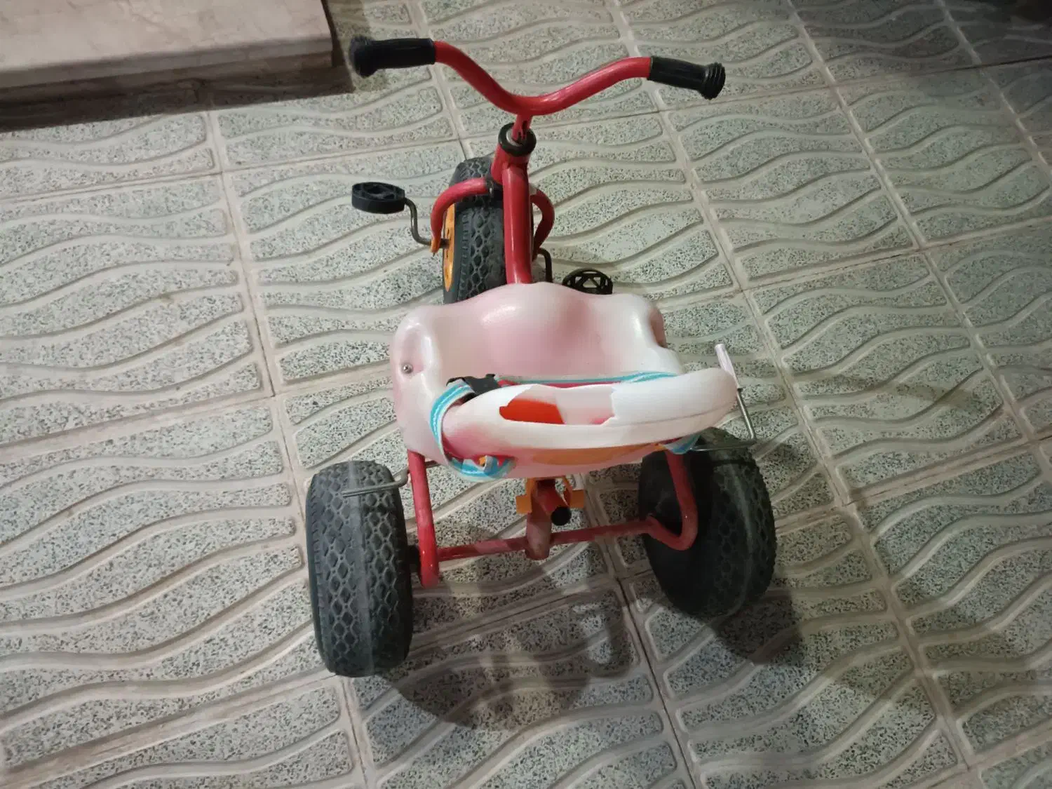 سه چرخه|اسباب‌بازی بچه|مبارکه, |دیوار