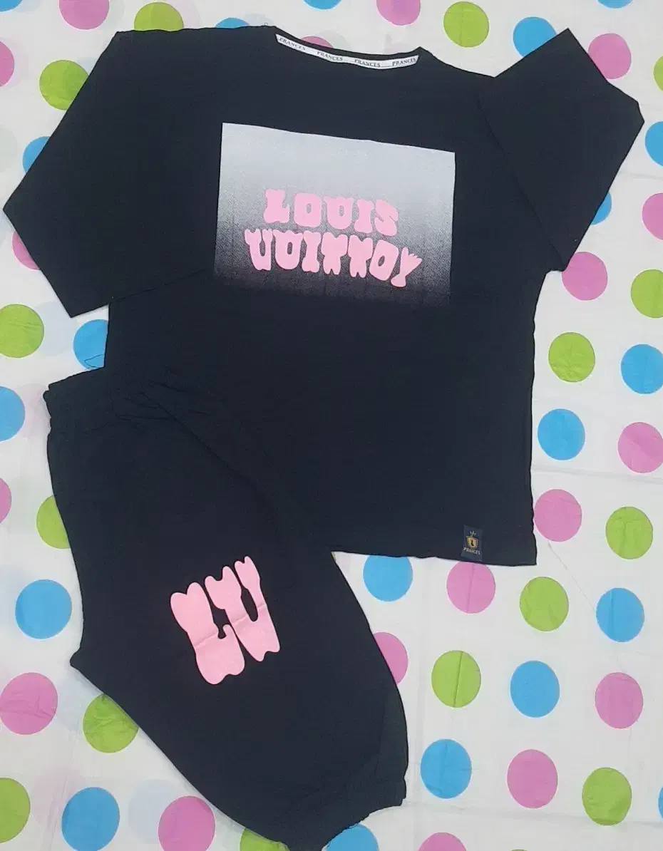 پوشاک نیلماه|لباس|مشهد, طبرسی شمالی|دیوار