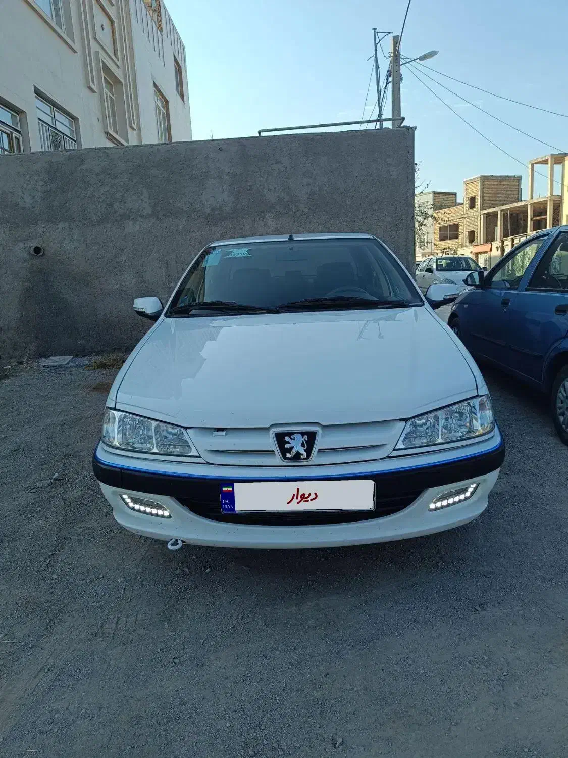 پارس ۴۰۲ نیمه سفارشی|خودرو سواری و وانت|گناباد, |دیوار