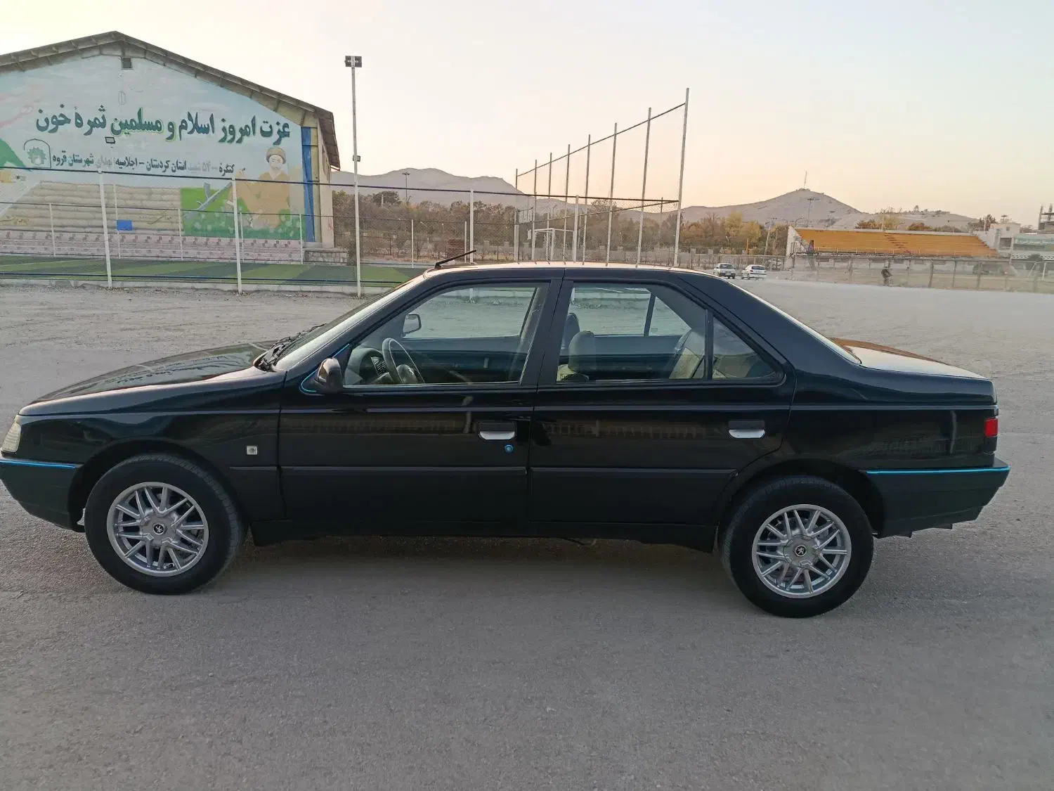 پژو ۴۰۵ مدل ۹۰|خودرو سواری و وانت|قروه, |دیوار