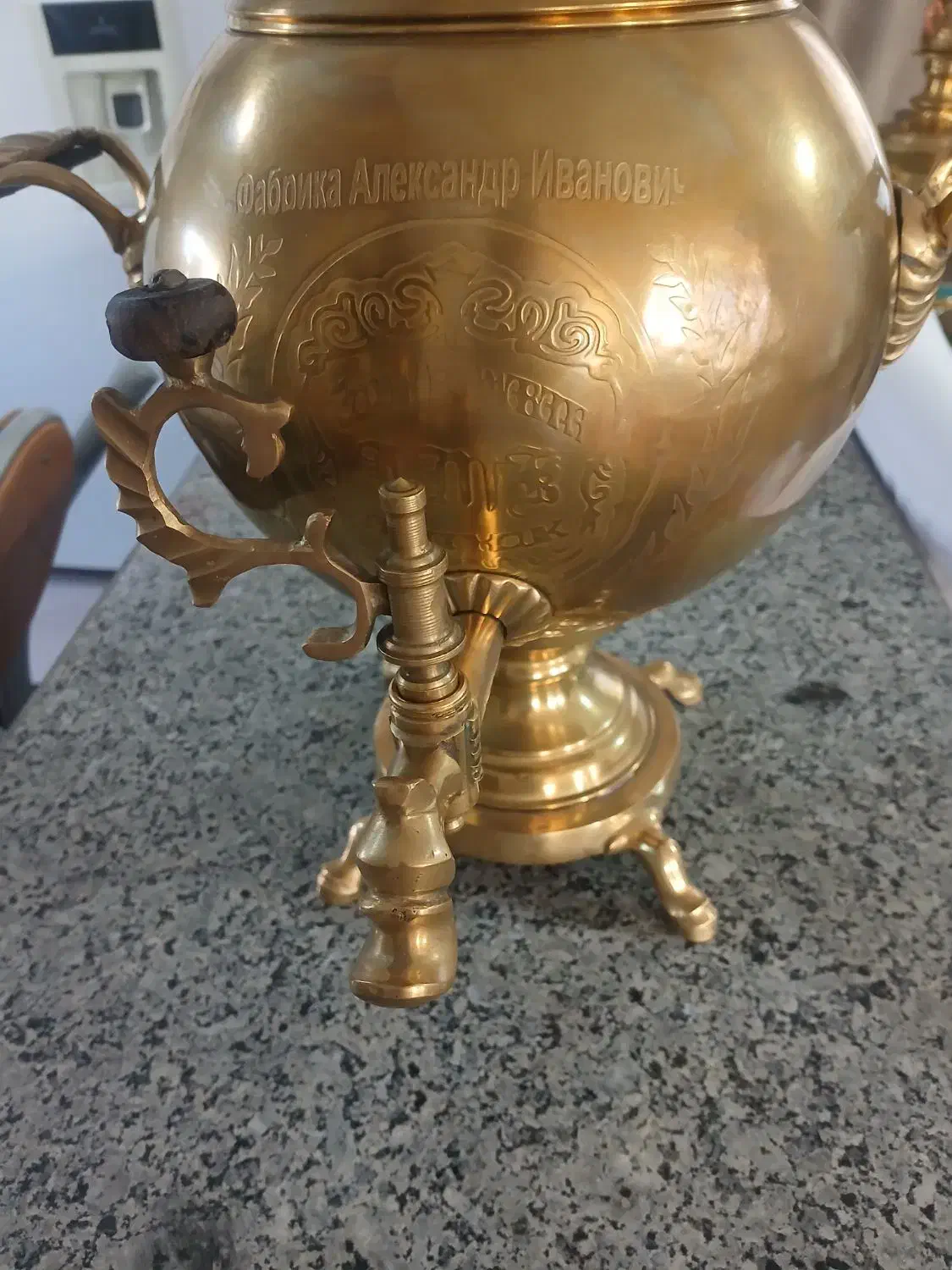 سماور زغالی عتیقه روسی|کلکسیون اشیاء عتیقه|ارومیه, |دیوار