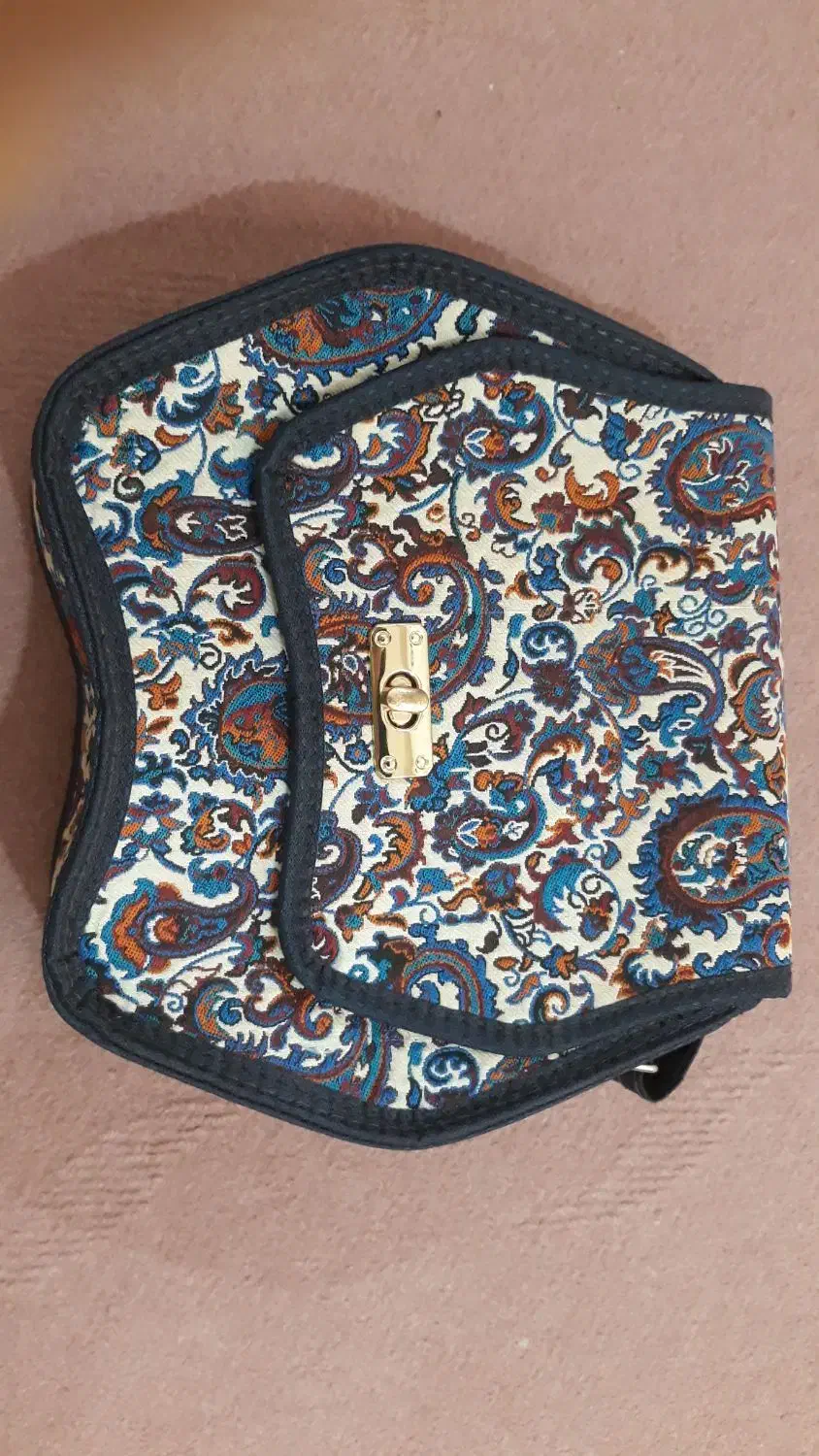 کیف نو|کیف، کفش، کمربند|قدس, شهر‌قدس|دیوار