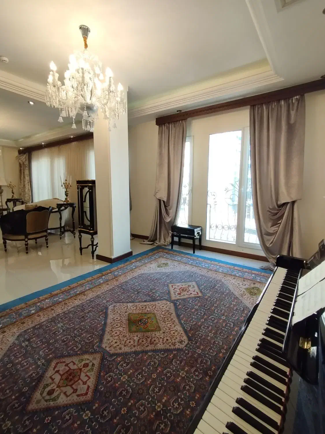 ۲۱۰م/سالن تفکیکی/تاپ لوکیشن زعفرانیه/غرق در نور|اجارهٔ آپارتمان|تهران, زعفرانیه|دیوار