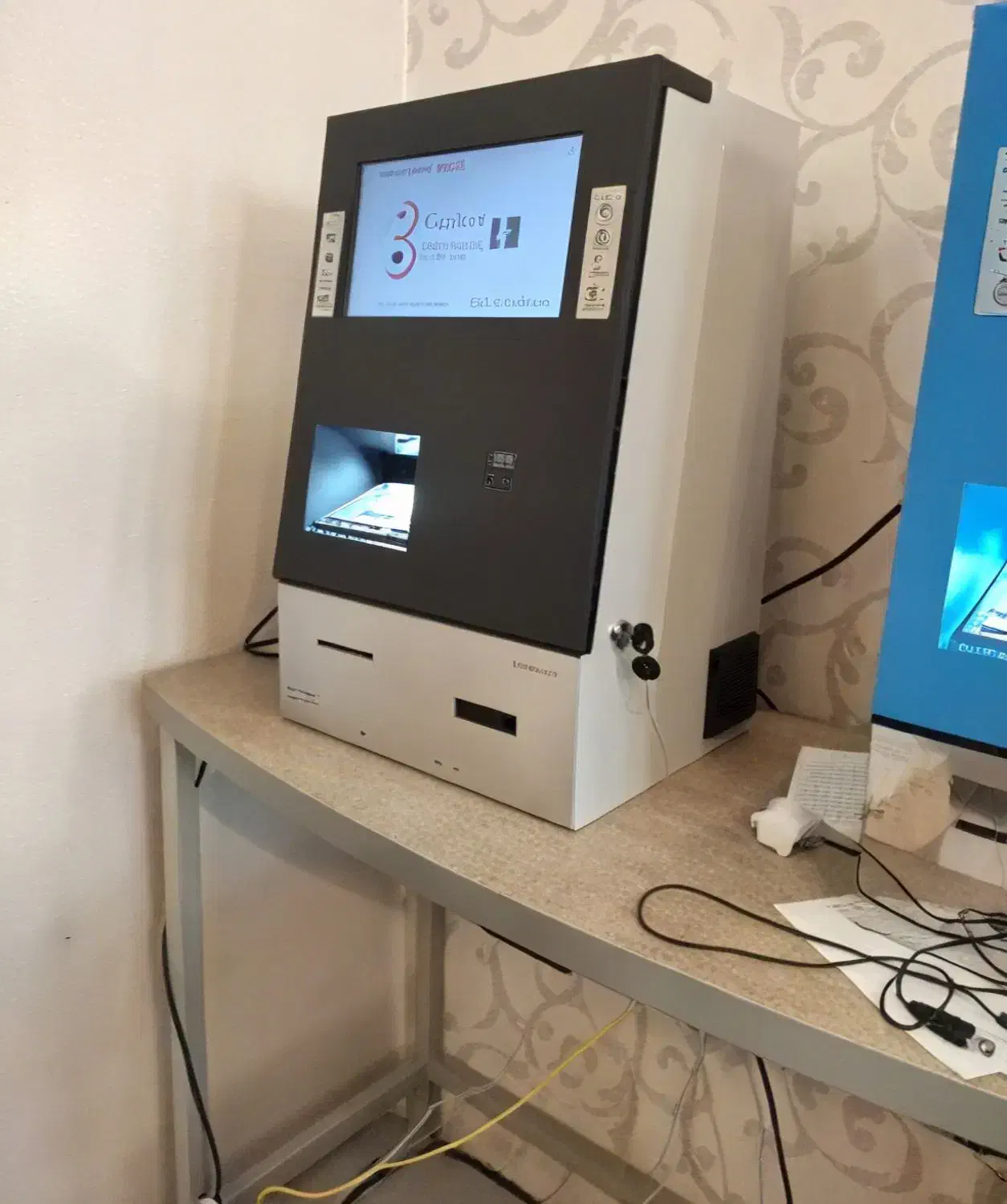 کشلس دیواری|فروشگاه و مغازه|بردسکن, |دیوار