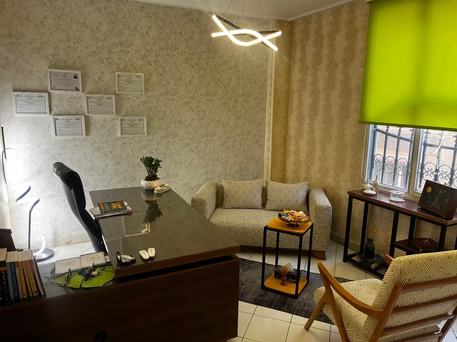 خدمات مشاوره و روانشناسی|خدمات آرایشگری و زیبایی|کرج, اصفهانی‌ها|دیوار