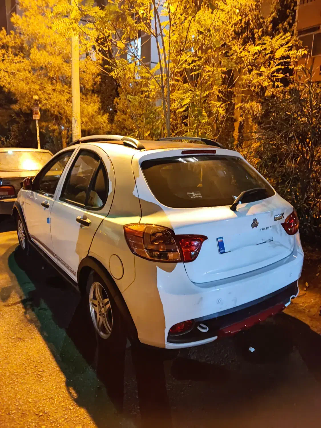 کوییک R سفید قرمز|خودرو سواری و وانت|شیراز, کوی وحدت|دیوار