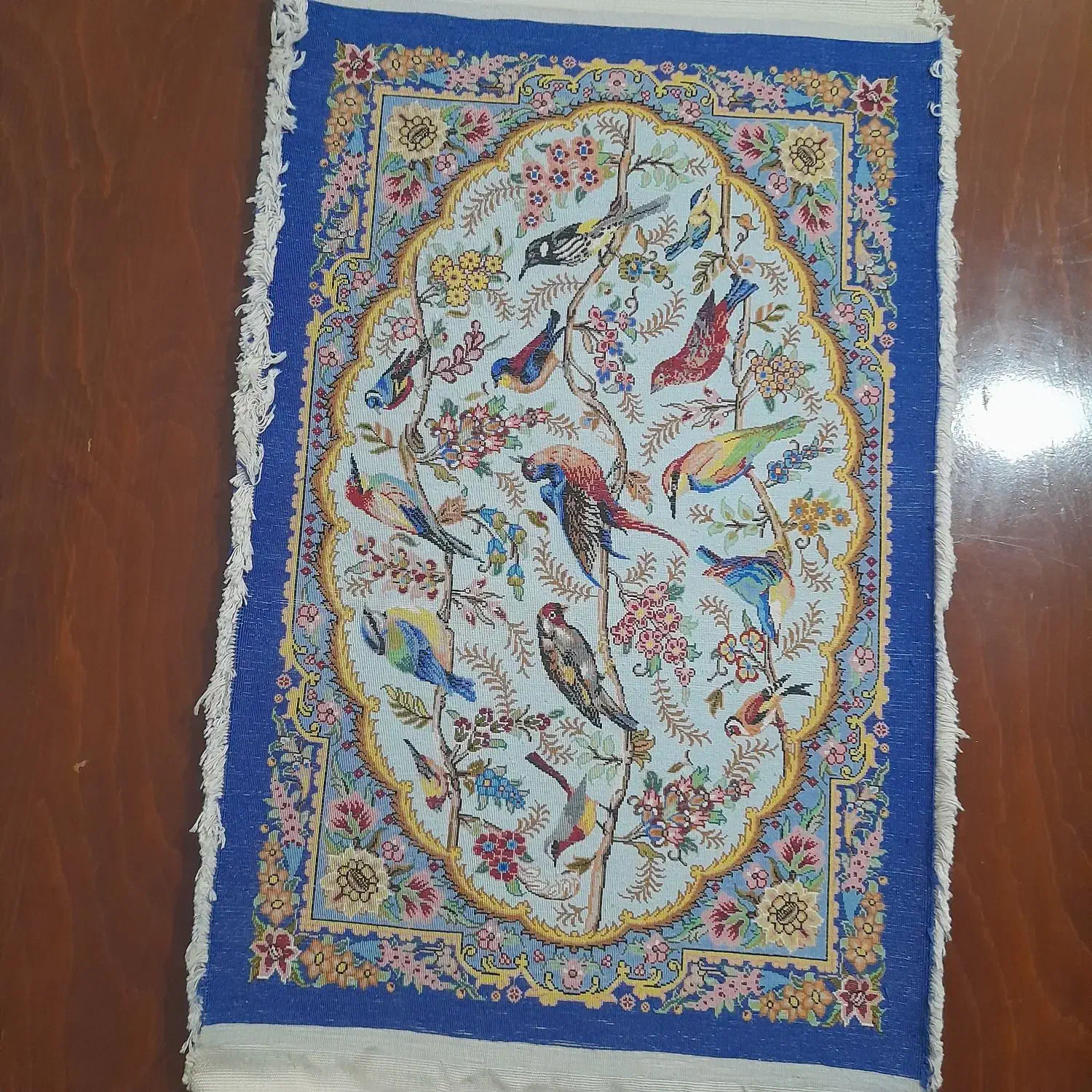 تابلوفرش دستباف ابریشم طرح درخت وپرنده ۶۰در۴۰نو|تابلو فرش|قم, نیروگاه|دیوار