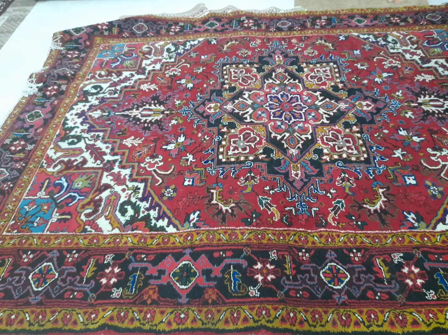 فرش دستبافت ۹ متری هریس اصل تازه و ضخیم فروش فوری|فرش|مهربان, |دیوار