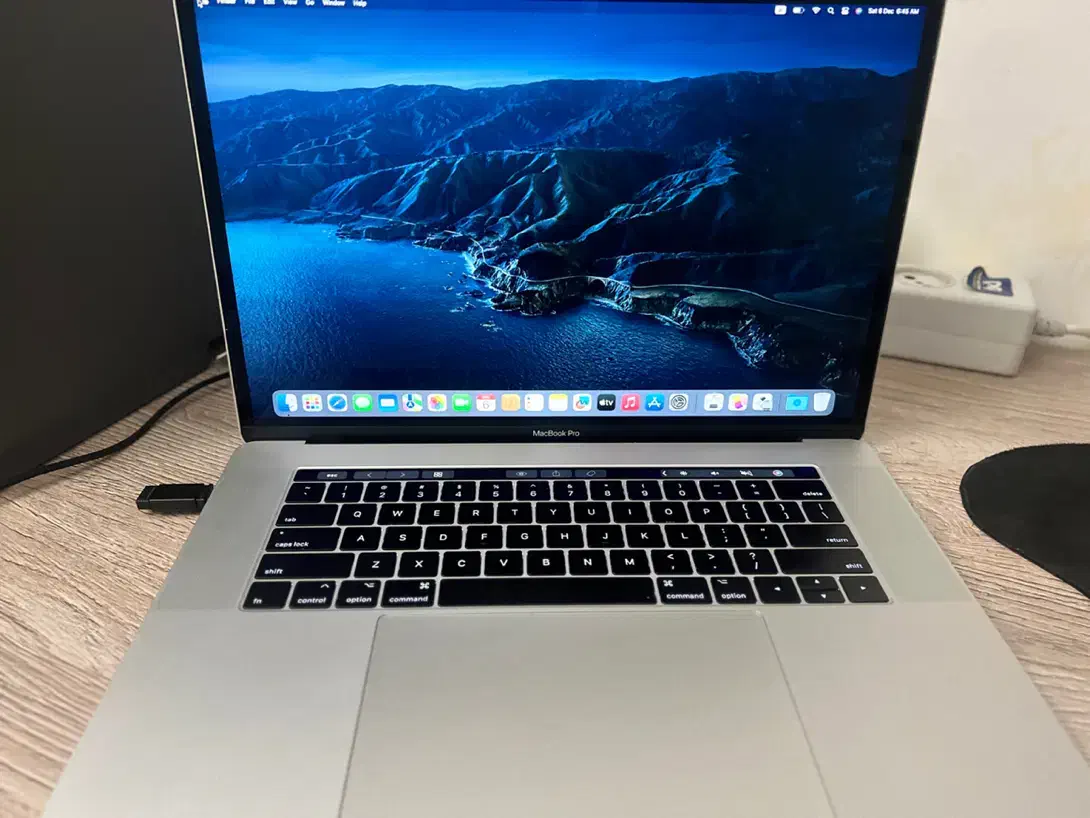 مک بوک پرو ۲۰۱۷ گرافیک ۴گیگ تاچ بار دار|رایانه همراه|اصفهان, خلیل آباد|دیوار