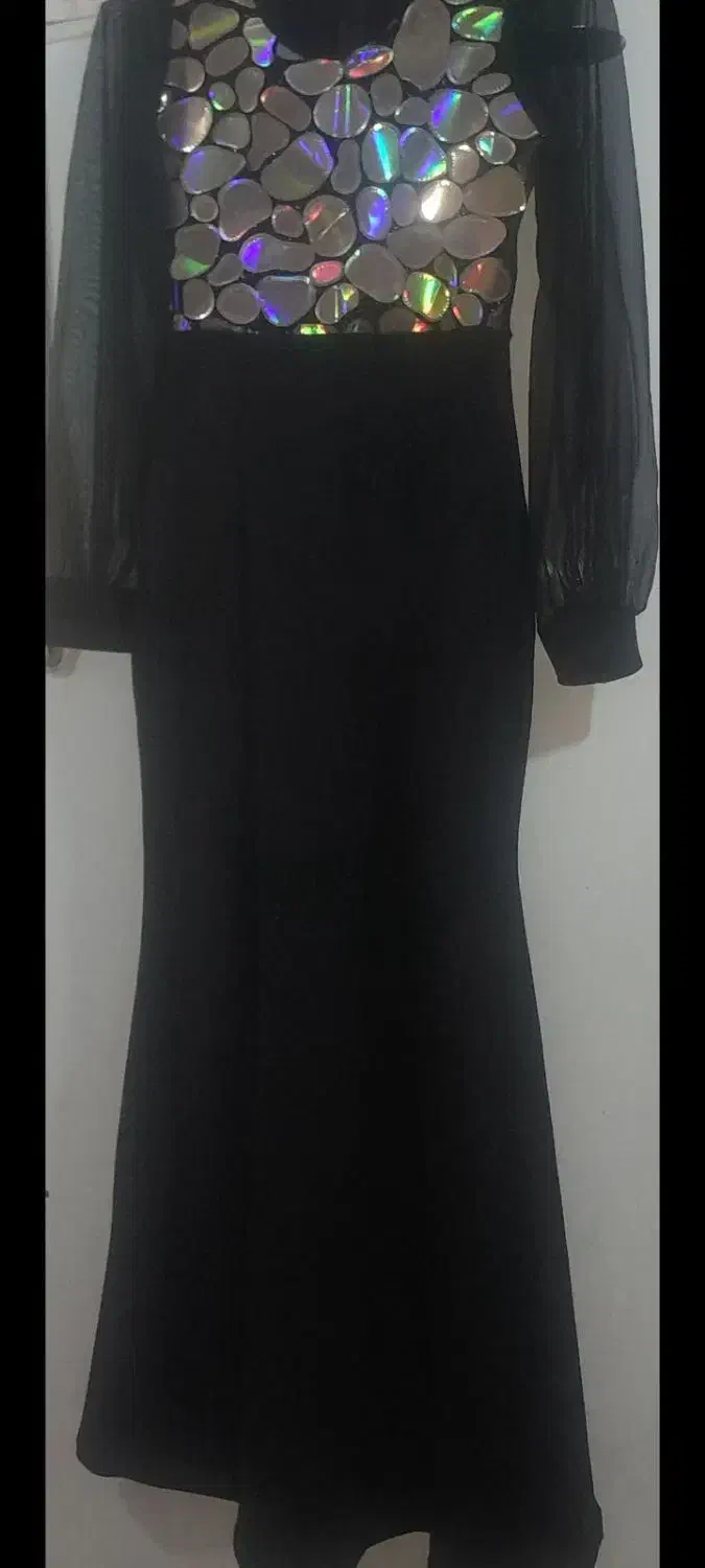 پیراهن سیاه|لباس|بندر ماهشهر, |دیوار