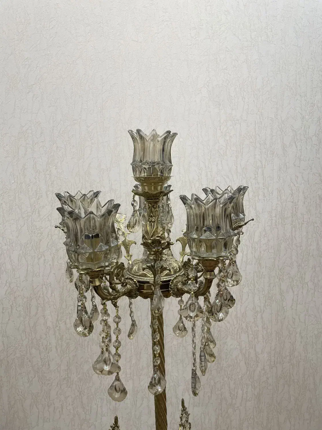 کنار سالنی برنز|چراغ خواب و آباژور|میاندوآب, |دیوار