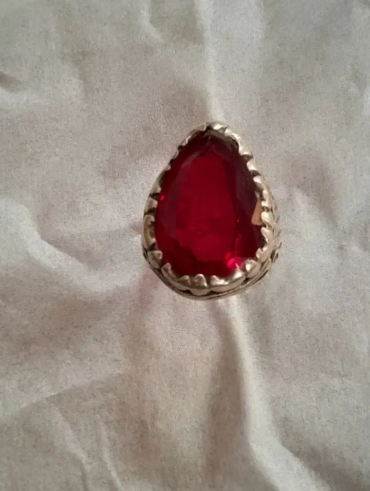 انگشتر یاقوت|جواهرات|دورود, |دیوار