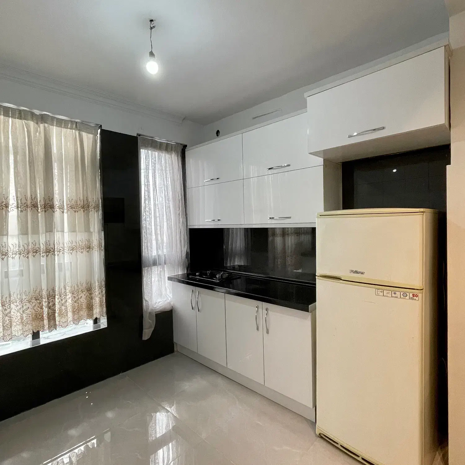 آپارتمان مبله یکخواب نورگیر عالی فقط اجاره ماهیانه