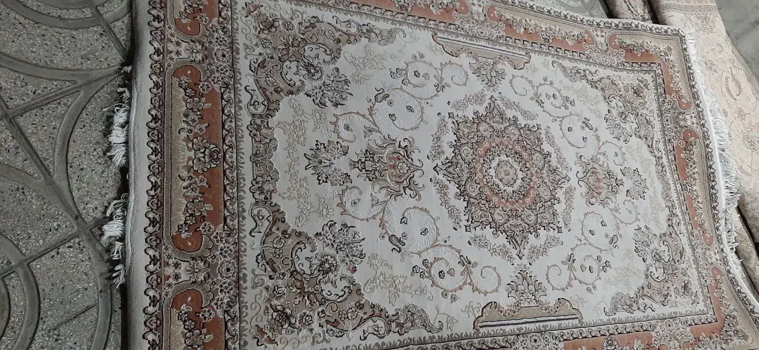 یک عددفرش۴متری و1عددگلیم فرش۵متری سالم|فرش|ماهدشت, |دیوار