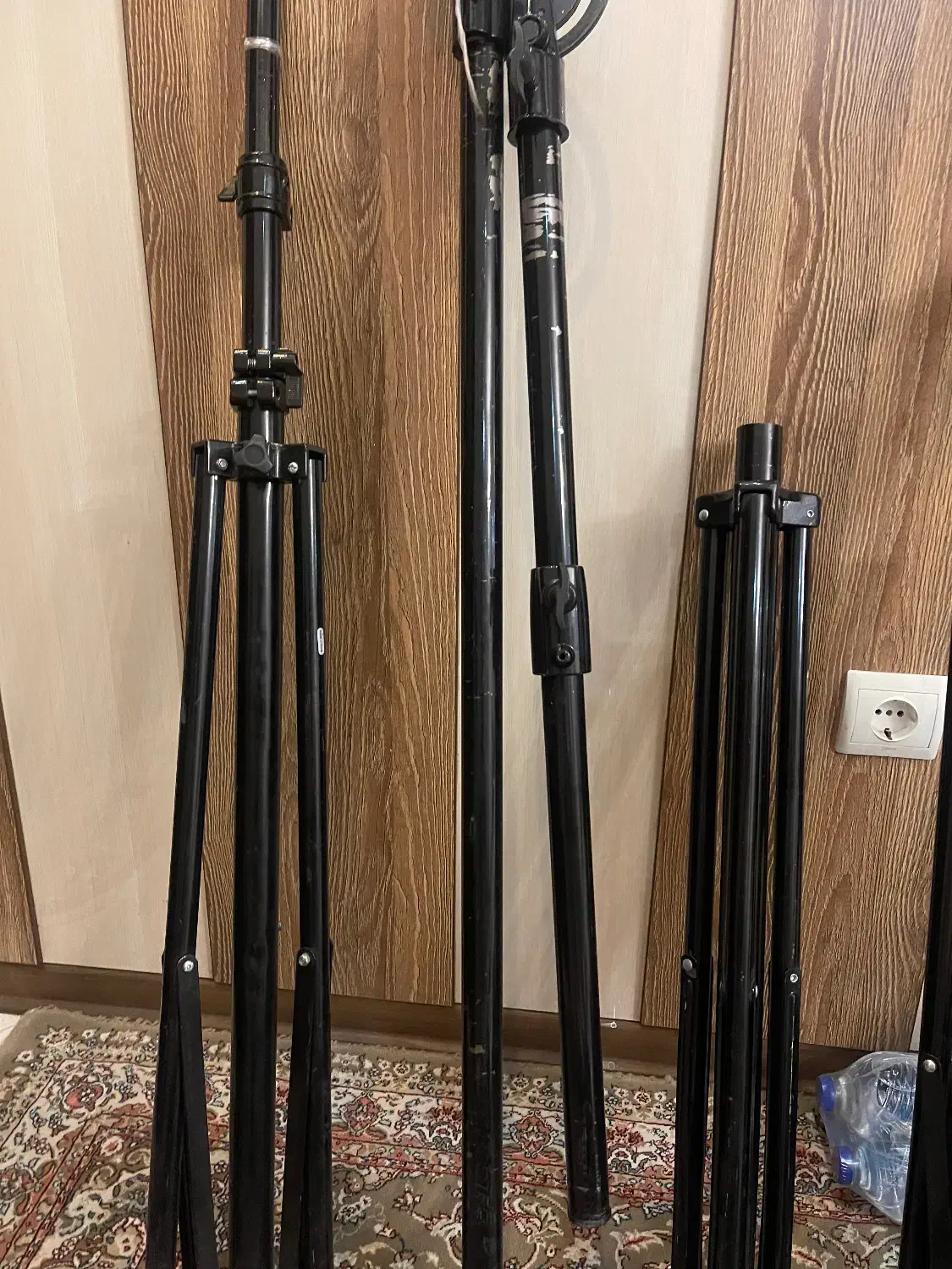 ۴ عدد پایه دوربین بسیار محکم و عالی|دوربین عکاسی و فیلم‌برداری|تهران, شهرآرا|دیوار