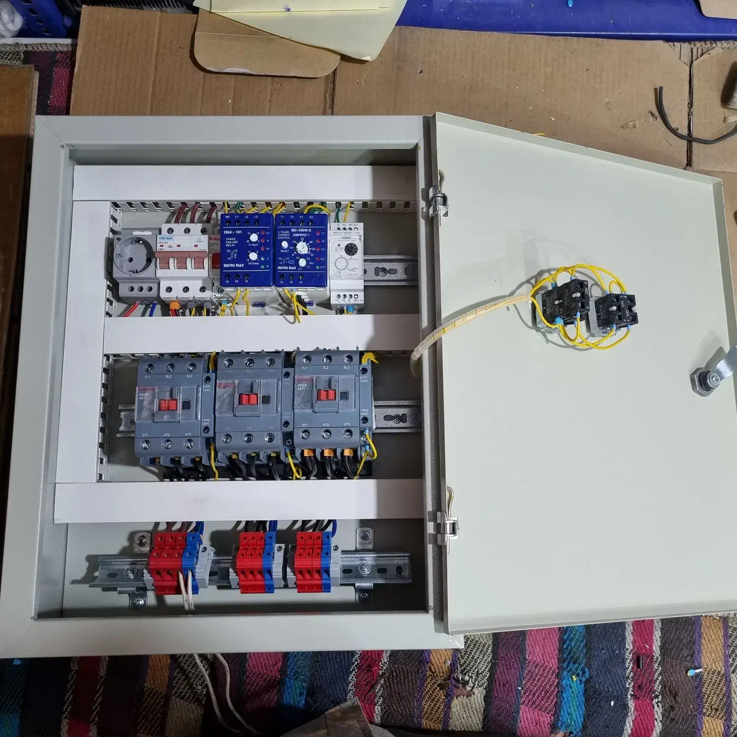 تکنسین برق/برقکارصنعتی/برق صنعتی/اتوماسیون/PLC|خدمات پیشه و مهارت|فلاورجان, |دیوار