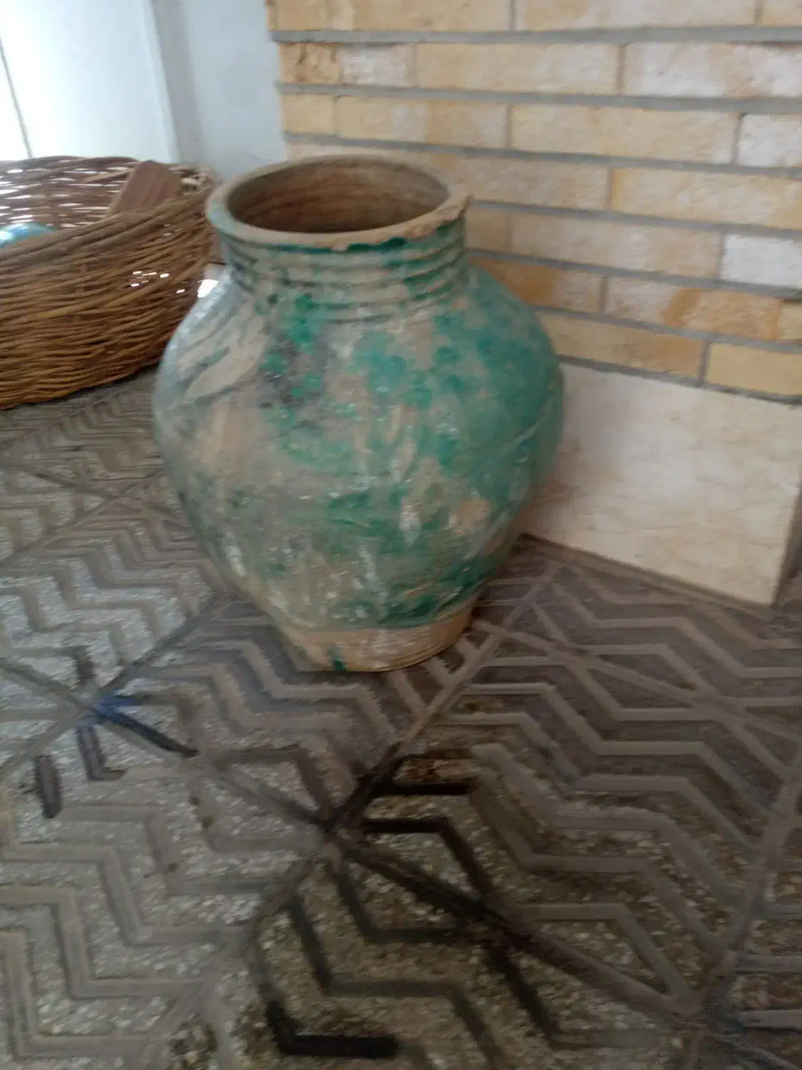 خمره قدیمی|کلکسیون اشیاء عتیقه|یزد, |دیوار