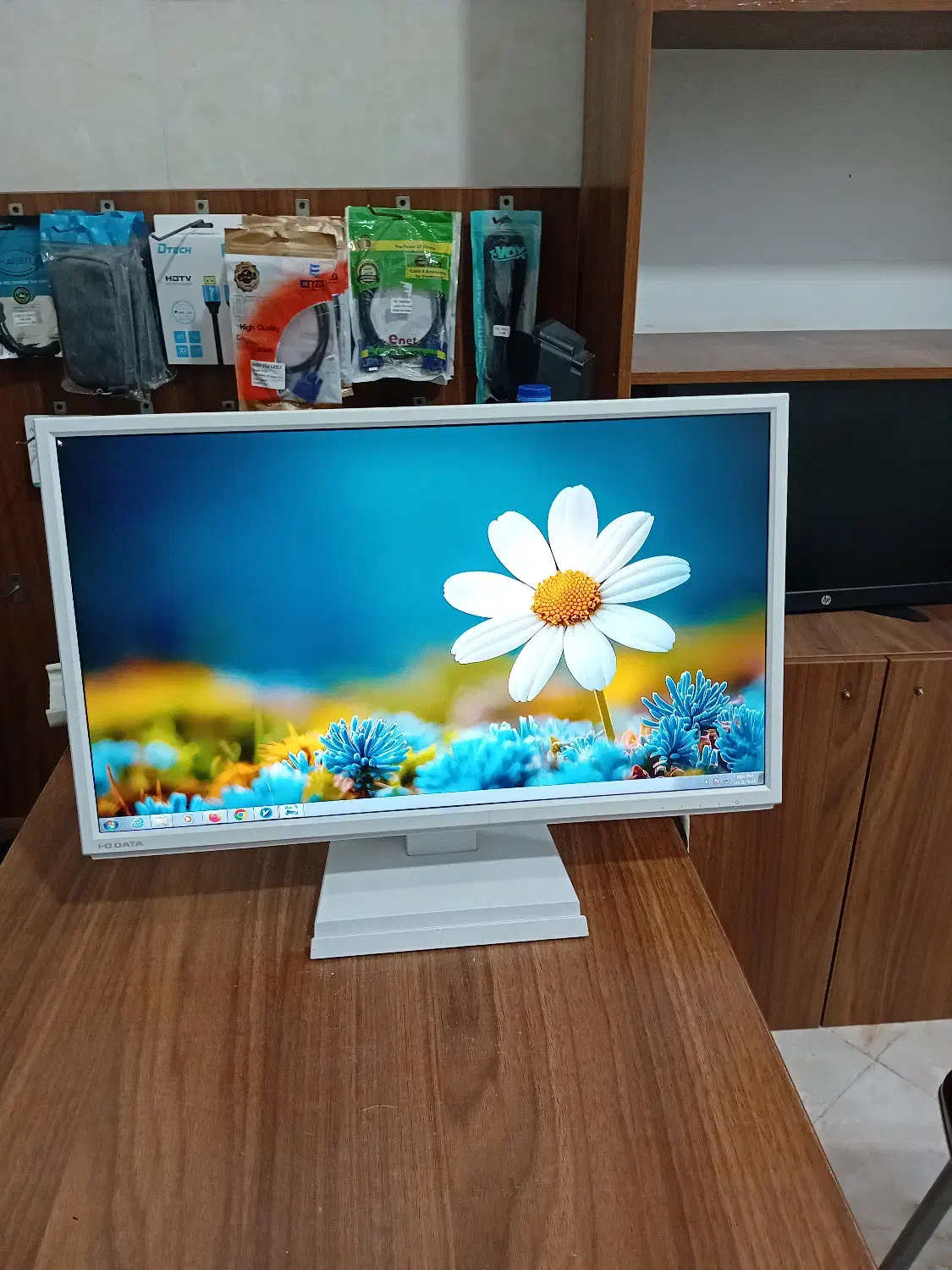 مانیتور 22 اینچ از برند ژاپنی io data|قطعات و لوازم جانبی رایانه|بابل, |دیوار