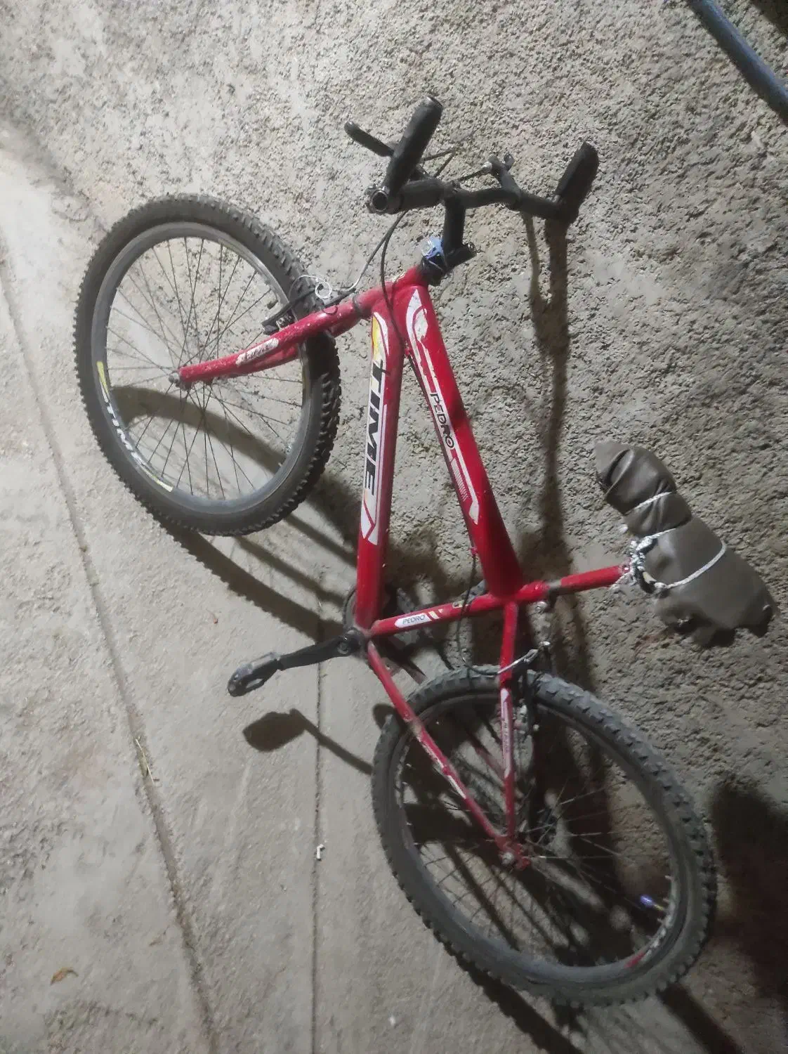 دوچرخه 24 تنه بلند لاستیک ها نوهستند|دوچرخه، اسکیت، اسکوتر|یاسوج, |دیوار