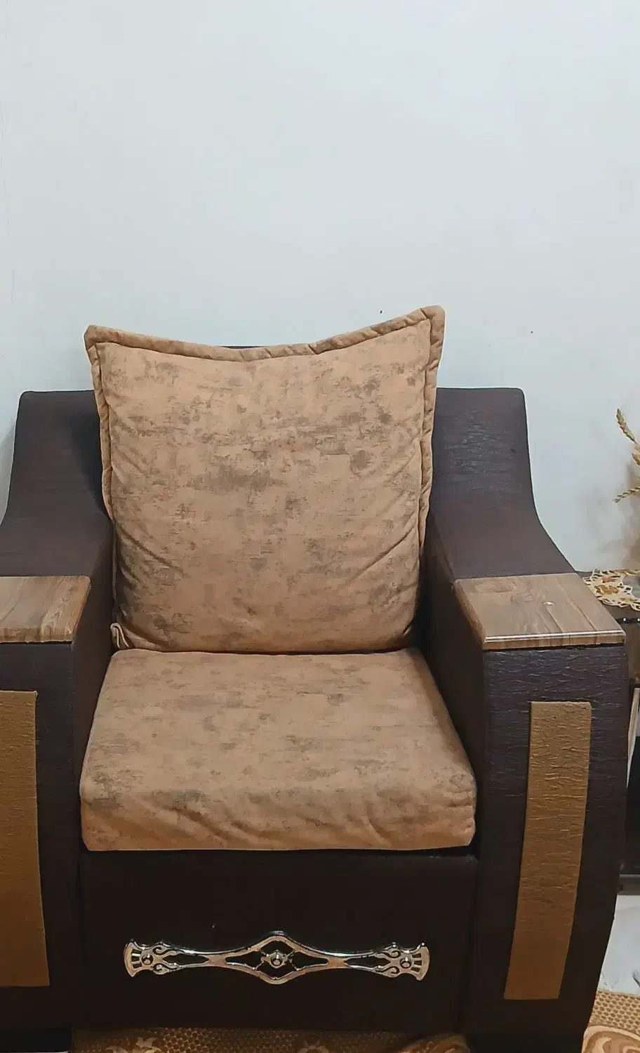 مبل 6 نفره ب همراه دو میز|مبلمان خانگی و میز عسلی|شهرکرد, |دیوار