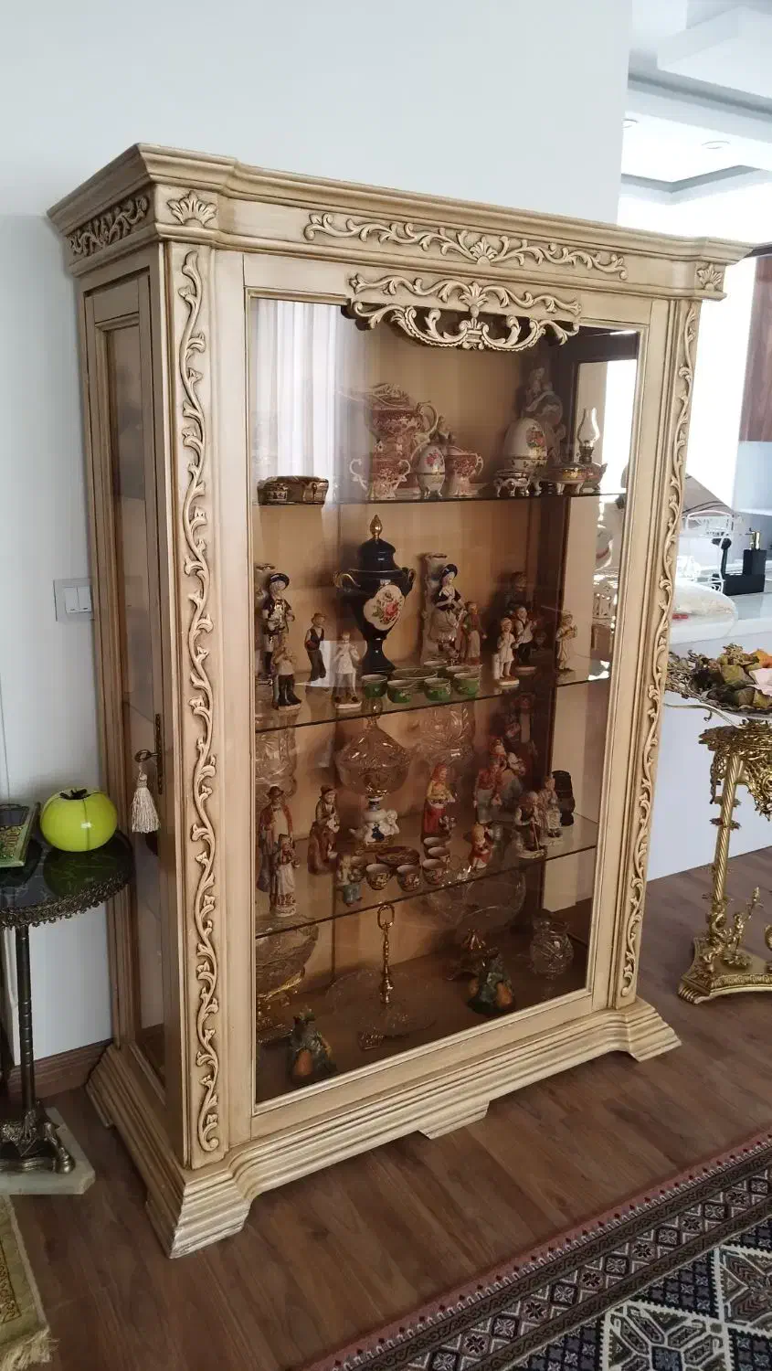 بوفه آنتیک و قدیمی|بوفه، ویترین، کنسول|پردیس, فاز ۸|دیوار