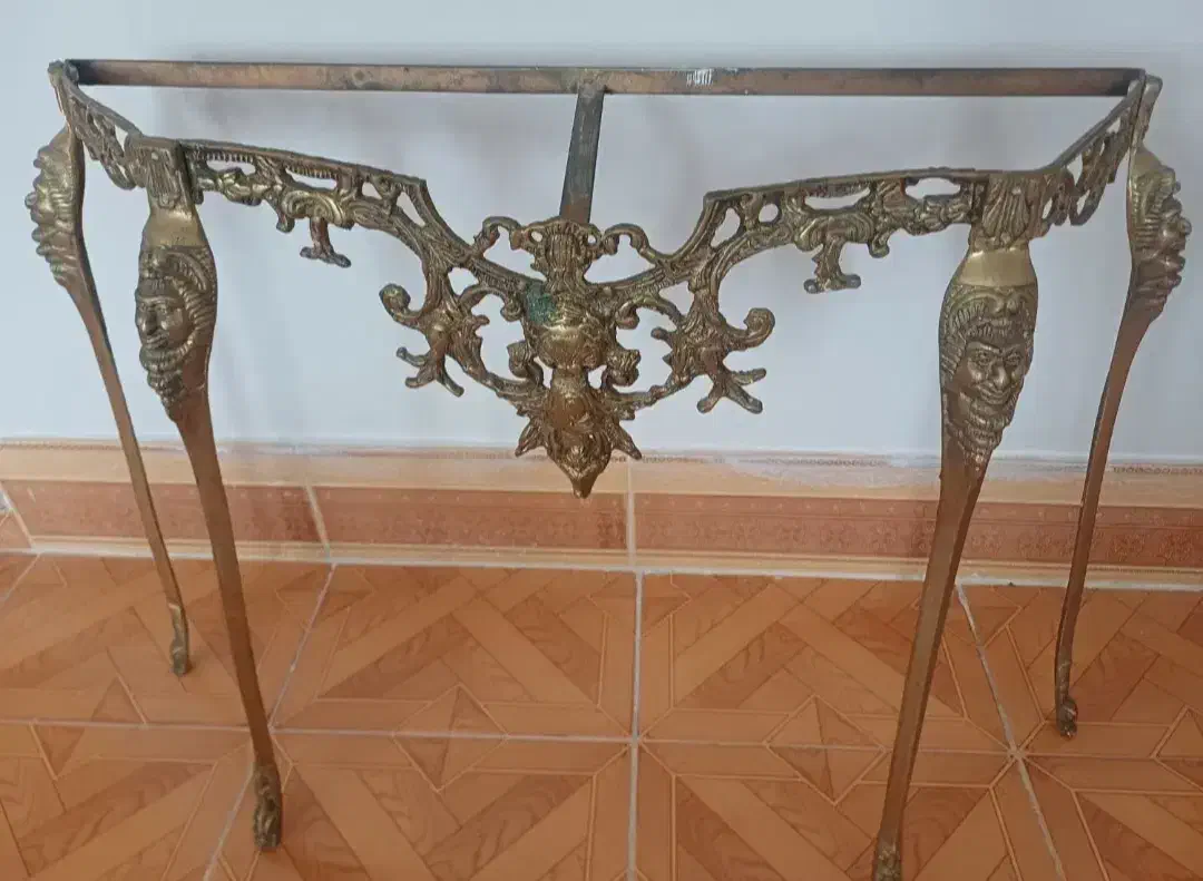 میز و اینه|آینه|مراغه, |دیوار