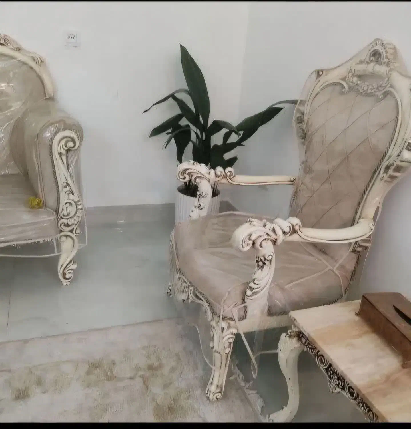 مبلمان سلطنتی سفارشی ساز|مبلمان خانگی و میز عسلی|نجف‌آباد, کهریزسنگ|دیوار