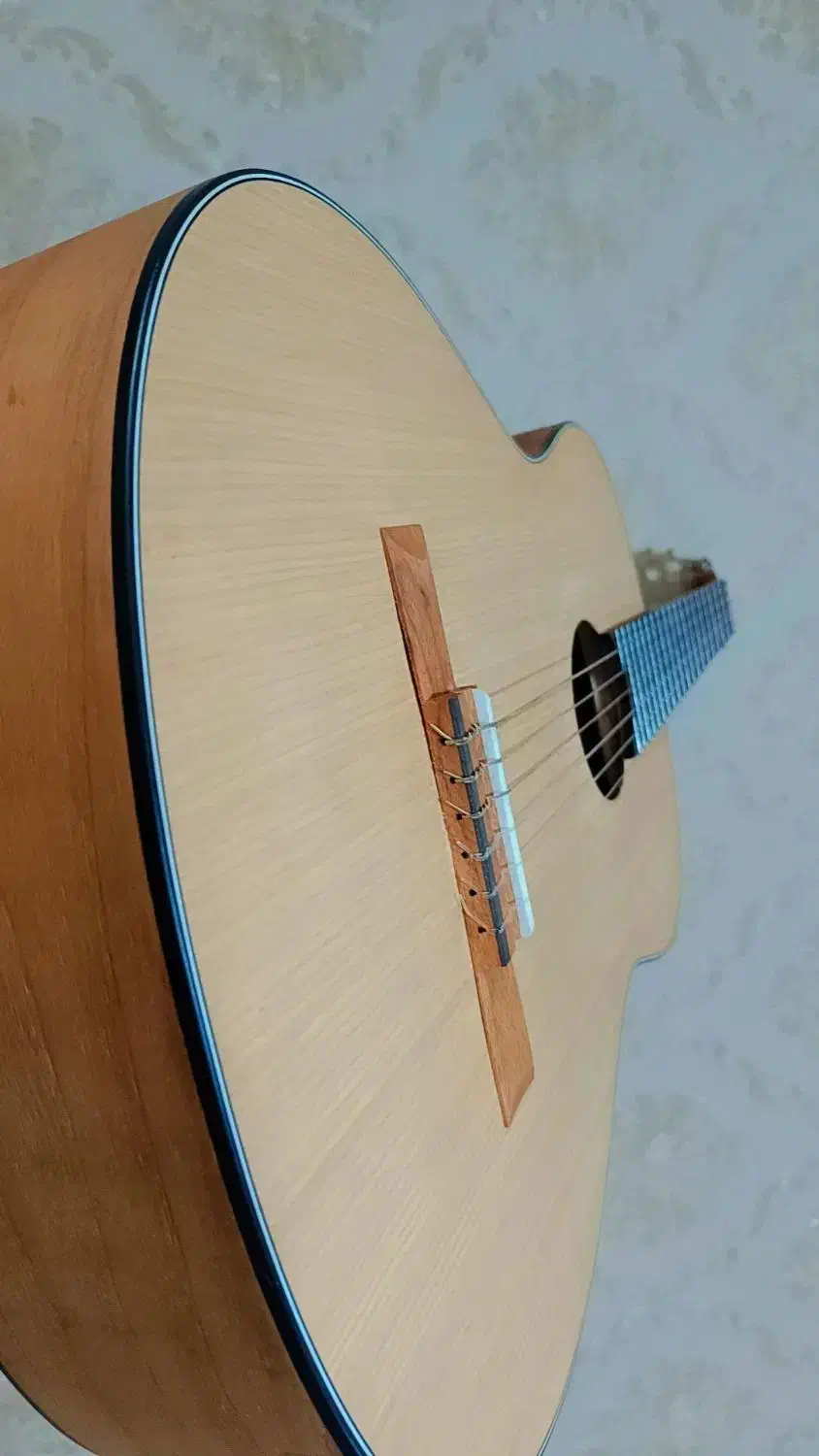 گیتار  کلاسیک اسپانیش|گیتار، بیس، امپلیفایر|شاهین‌شهر, سعدی شمالی|دیوار