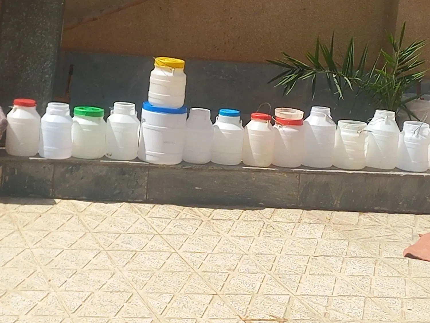 دبه|ظروف نگهدارنده، پلاستیکی، یک‌بارمصرف|ساوه, |دیوار