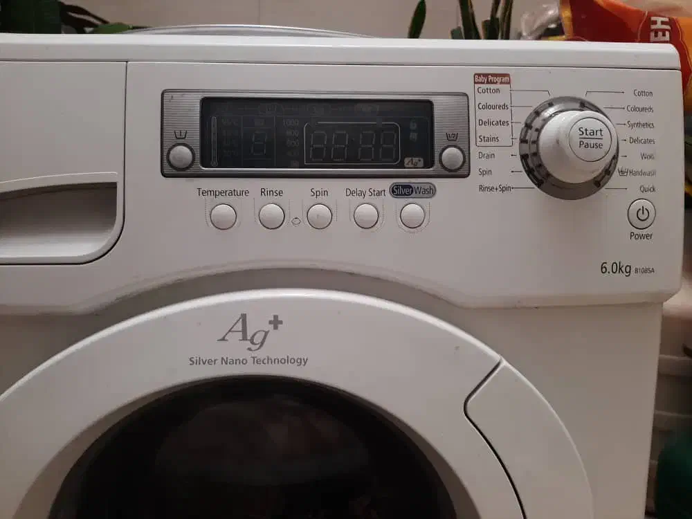 یک‌عدد‌لباسشویی‌سامسونگ|ماشین لباسشویی و خشک‌کن لباس|باغستان, |دیوار