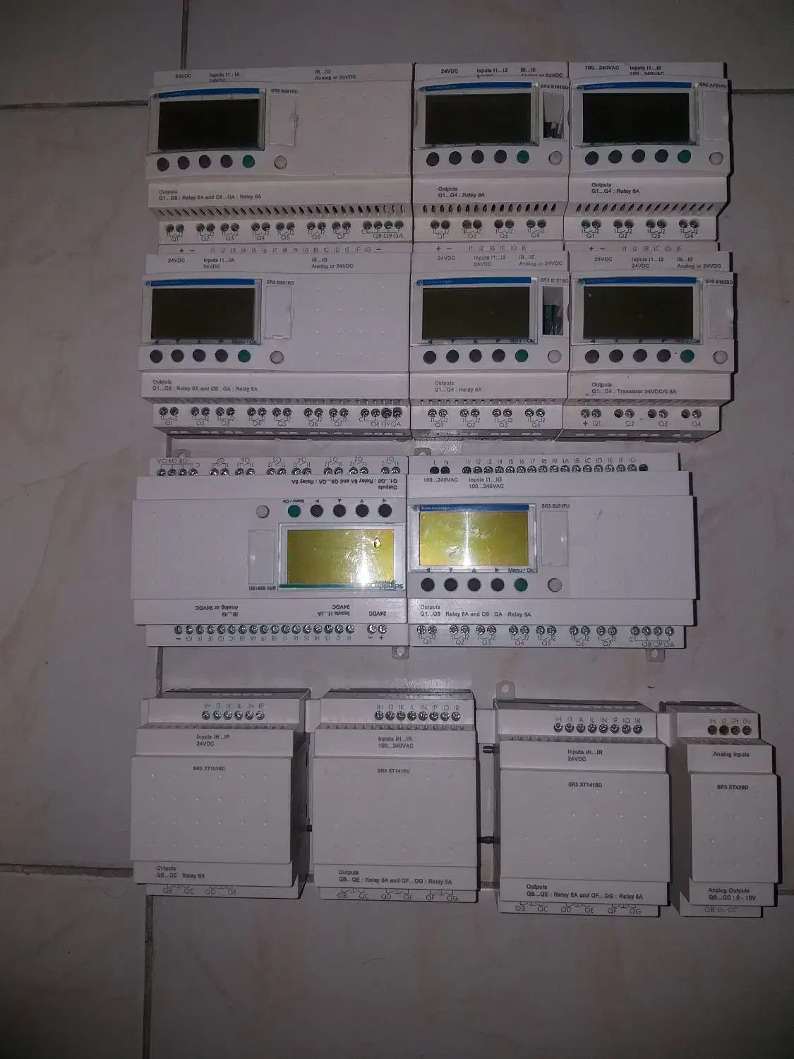 plc zelio ودرایو هیونداN700|ماشین‌آلات صنعتی|اندیشه, اندیشه فاز ۴|دیوار
